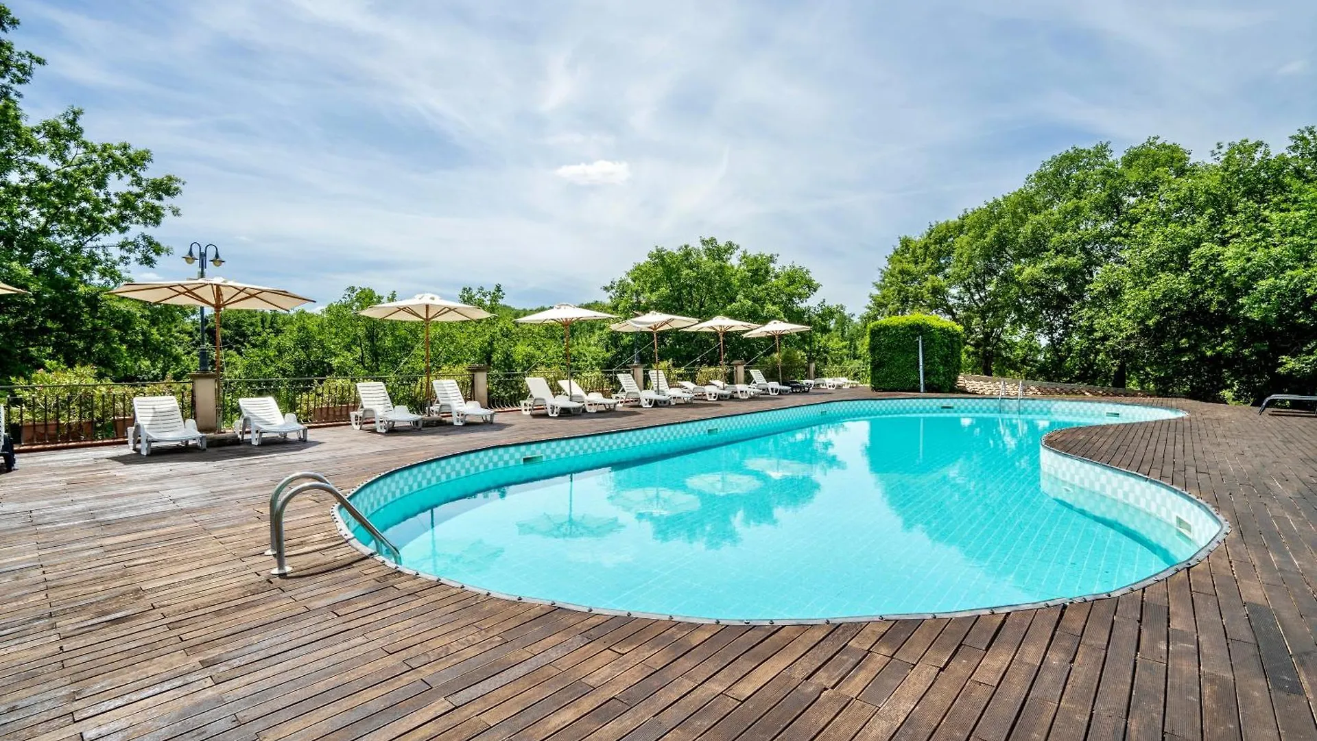 Isa - Residence With Swimming Pool In Sorano, Apartments With Air Conditioning And Private Outdoor Area 0*, ソラーノ イタリア